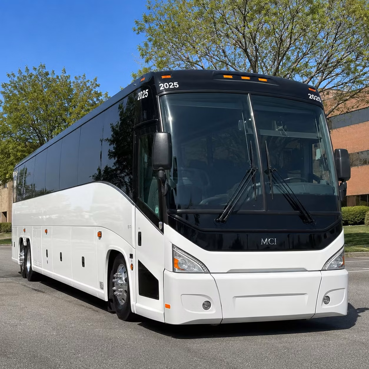 employee shuttle services for fort collins businesses and campuses
