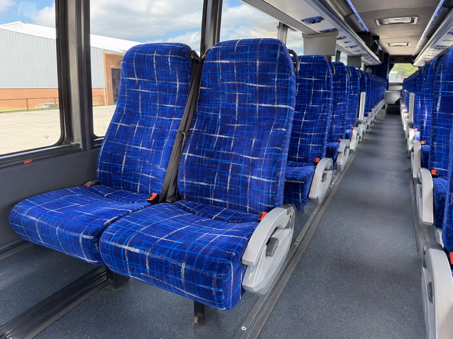 guest shuttle buses for fort collins wedding venues along the front range